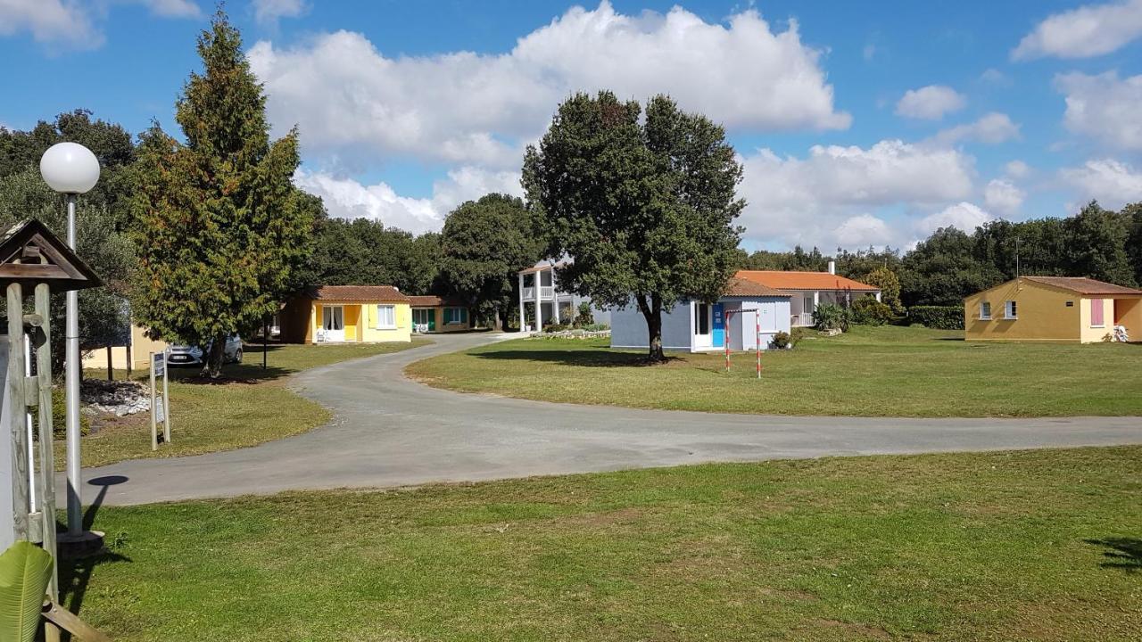 Les Chenes Verts Saint-Savinien ภายนอก รูปภาพ
